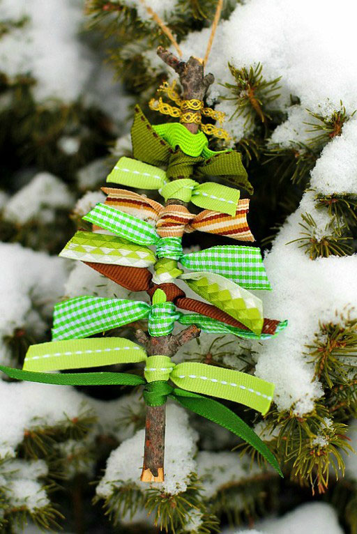 Christmas Tree from Recycled Fabric | Kid Scoop